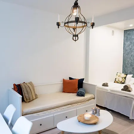 Kotoisa & Tyylikaes Keskusta-asunto Neljaelle! Appartement Tampere